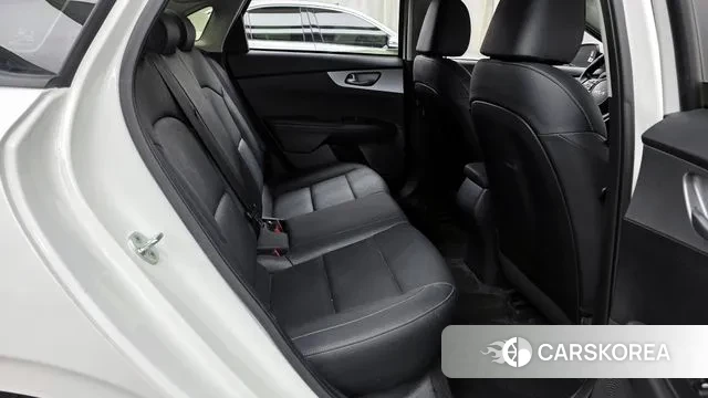 Kia The New K3 2nd generation 2022 Белый из Кореи, фото 3