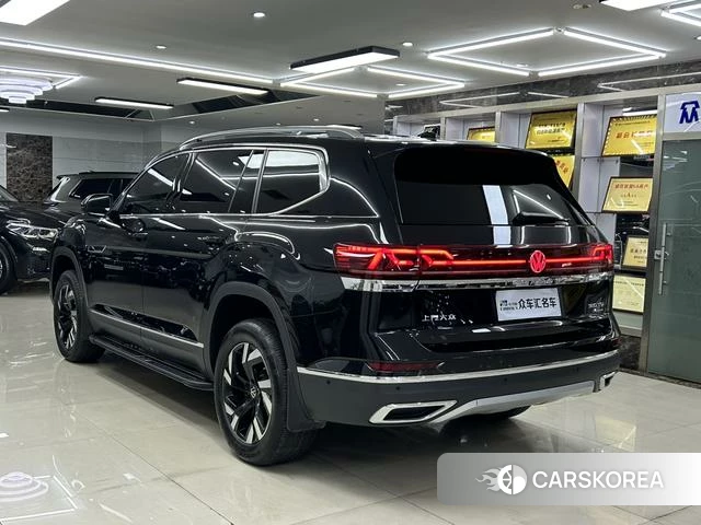 Volkswagen Tourang 2022 Черный из Китая, фото 3