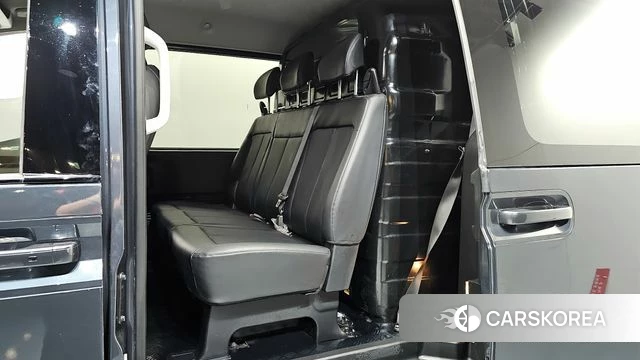 Hyundai Staria 2023 Серый из Кореи, фото 3