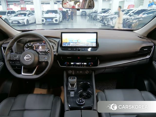 Nissan Qijun 2022 Красный из Китая, фото 3