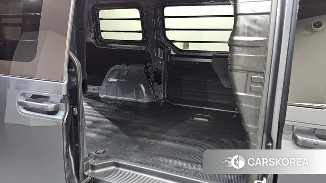 Hyundai Staria 2023 Серый из Кореи, фото 3