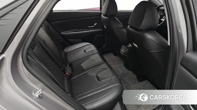 Hyundai Avante (CN7) 2021 Серебристо-серый из Кореи, фото 3