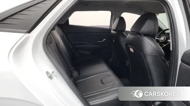 Hyundai Avante Hybrid (CN7) 2022 Белый из Кореи, фото 3