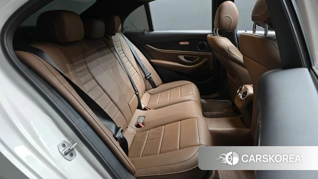 Mercedes-Benz E-Class W213 2022 Белый из Кореи, фото 3