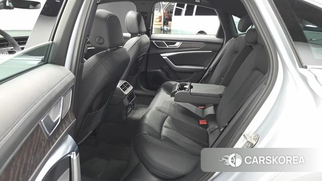 Audi A6 (C8) 2023 Серебряный из Кореи, фото 3