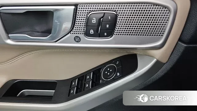 Ford Explorer 6th Generation 2022 Белый из Кореи, фото 3