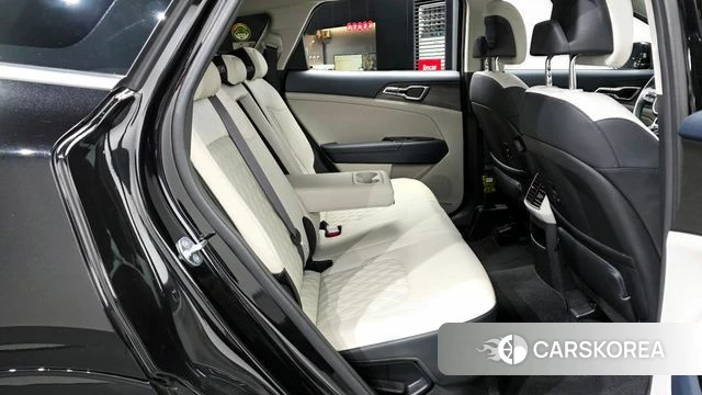 Kia Sportage 5th Generation Hybrid 2023 Черный из Кореи, фото 3