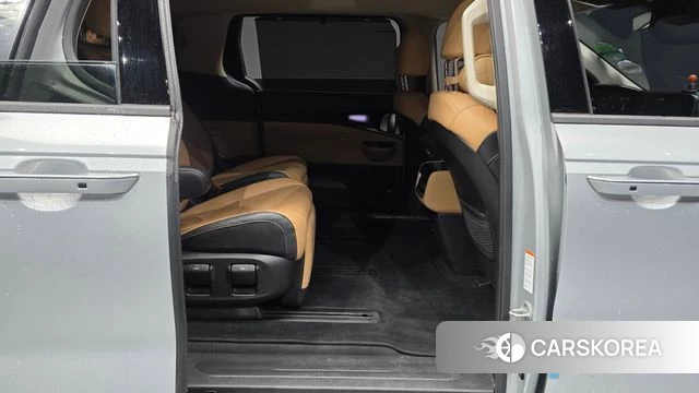 Kia Carnival 4th generation 2023 Серебристо-серый из Кореи, фото 3