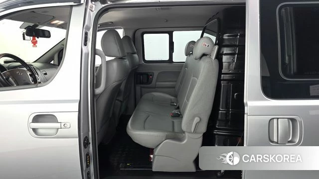 Hyundai The New Grand Starex 2018 Серебристо-серый из Кореи, фото 3