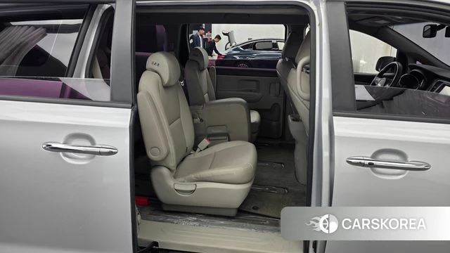 Kia The New Carnival 2019 Серебряный из Кореи, фото 3