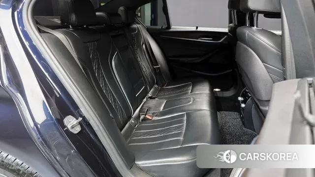 BMW 5 Series (G30) 2018 Черный из Кореи, фото 3