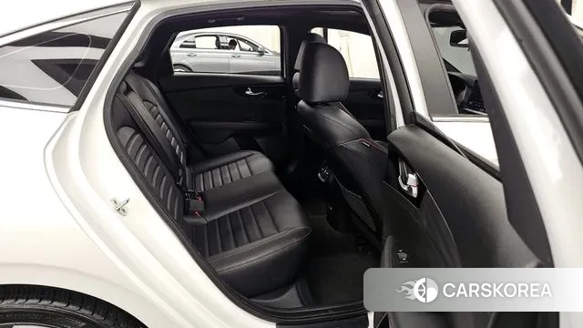 Kia The New K3 2nd generation 2022 Белый из Кореи, фото 3