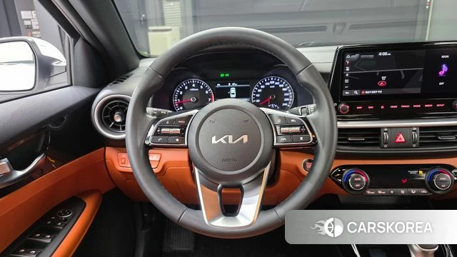 Kia The New K3 2nd generation 2021 Белый из Кореи, фото 3