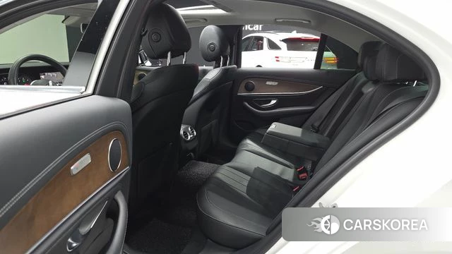 Mercedes-Benz E-Class W213 2019 Белый из Кореи, фото 3