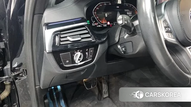 BMW 5 Series (G30) 2021 Черный из Кореи, фото 3