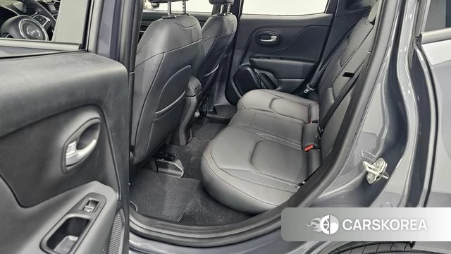 Jeep Renegade 2023 Серый из Кореи, фото 3