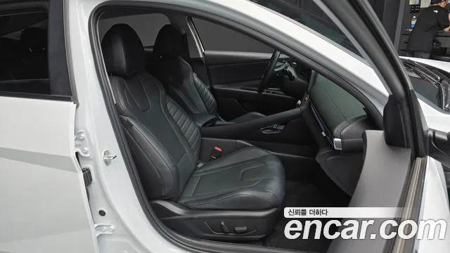 Hyundai The New Avante (CN7) 2023 Белый из Кореи, фото 3