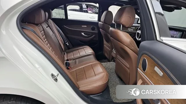 Mercedes-Benz E-Class W213 2022 Белый из Кореи, фото 3
