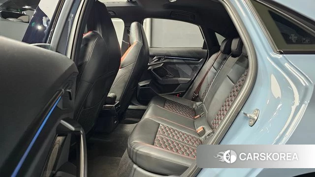 Audi RS3 (8Y) 2025 Светло-серебряный цвет из Кореи, фото 3