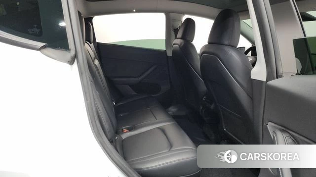 Tesla Model Y 2023 Белый из Кореи, фото 3