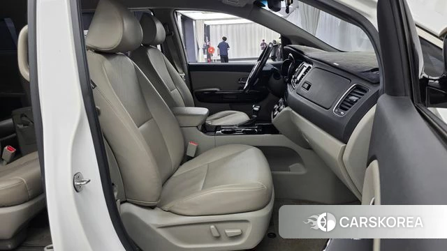 Kia The New Carnival 2019 Белый из Кореи, фото 3