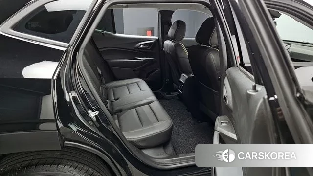 Chevrolet (GM Daewoo) Trax Crossover 2023 Черный из Кореи, фото 3