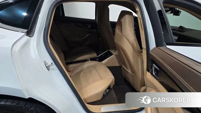 Porsche Panamera (971) 2018 Белый из Кореи, фото 3