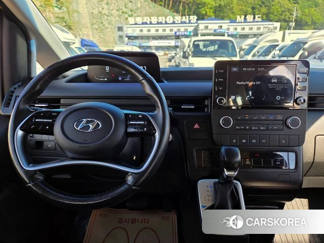 Hyundai Staria 2022 Желтый из Кореи, фото 3