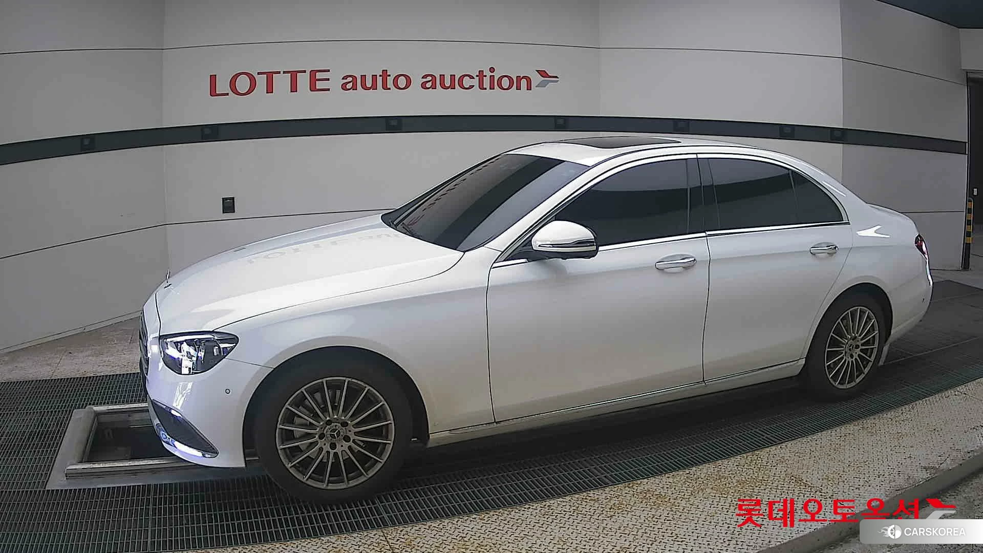 Mercedes-Benz Mercedes-Benz E250 2022 149-POLAR WHITE (BENZ) из Кореи, фото 3