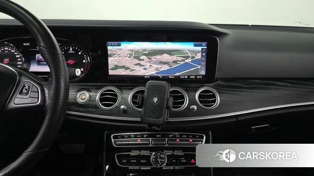 Mercedes-Benz E-Class W213 2018 Белый из Кореи, фото 3
