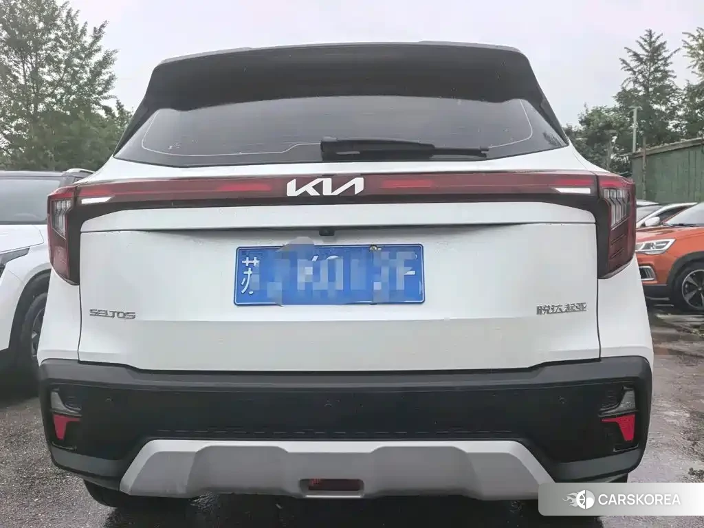 Kia Seltos 2023 Белый из Китая, фото 3