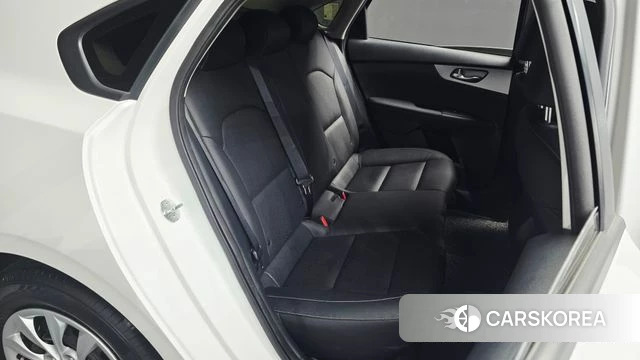 Kia The New K3 2nd generation 2021 Белый из Кореи, фото 3