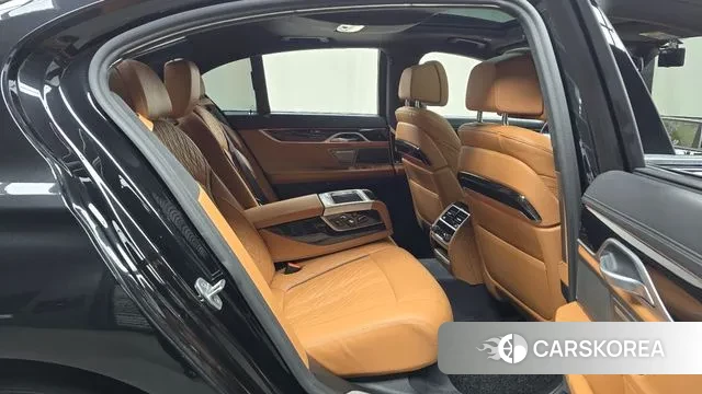 BMW 7 Series (G11) 2021 Черный из Кореи, фото 3