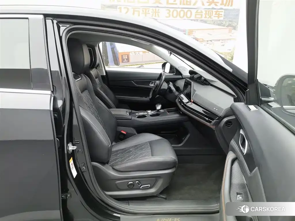 Chang'an Changan UNI-K Smart iDD 2022 Черный из Китая, фото 3