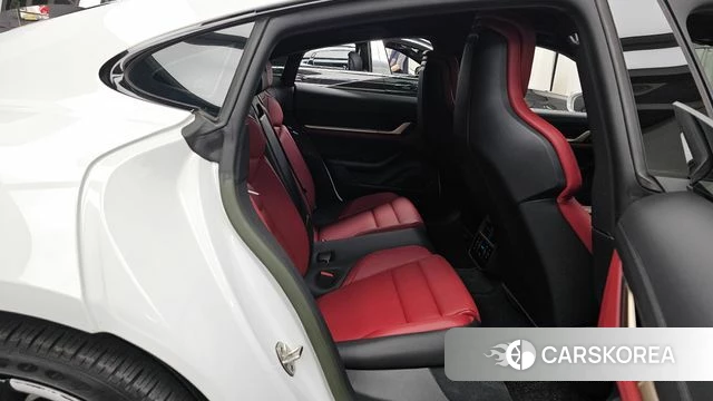 Porsche Taycan 2022 Белый из Кореи, фото 3