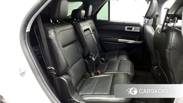 Ford Explorer 6th Generation 2022 Белый из Кореи, фото 3