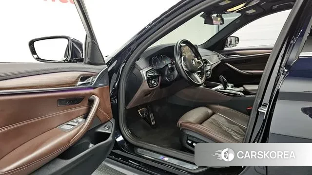 BMW 5 Series (G30) 2019 Черный из Кореи, фото 3
