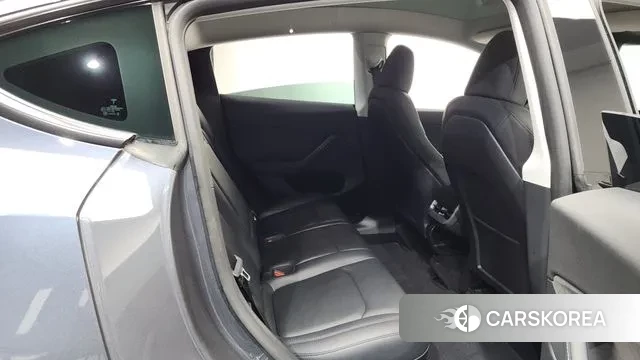 Tesla Model Y 2024 Серый из Кореи, фото 3