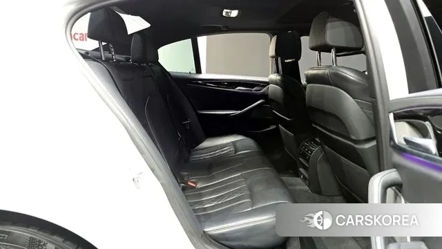 BMW 5 Series (G30) 2020 Белый из Кореи, фото 3