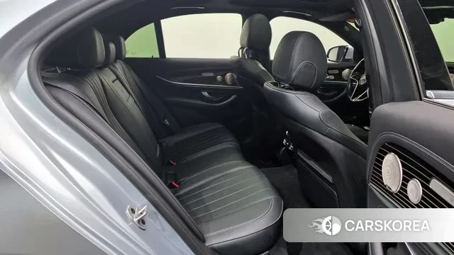 Mercedes-Benz E-Class W213 2021 Серебряный из Кореи, фото 3