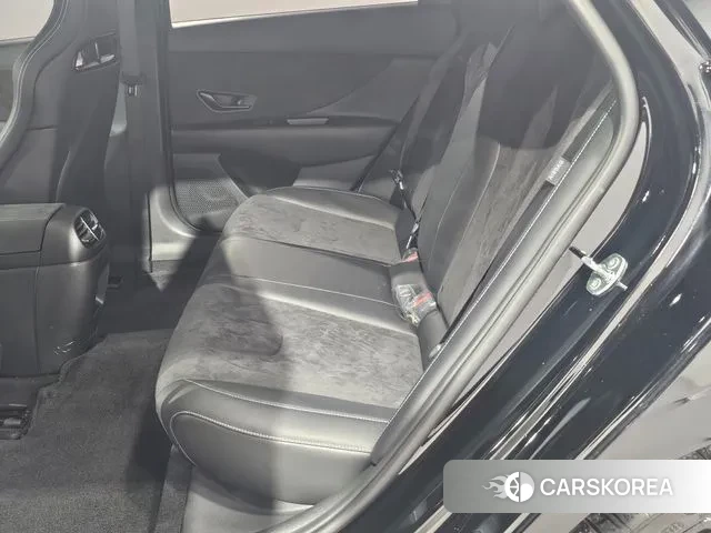 Hyundai The New Avante (CN7) 2024 Черный из Кореи, фото 3