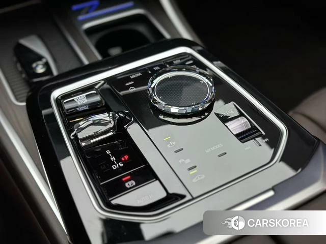 BMW 7 series 2023 Черный из Китая, фото 3