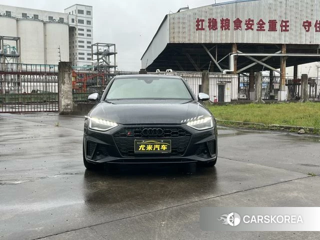 Audi S4 2021 Черный из Китая, фото 3