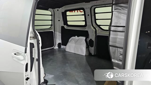 Hyundai Staria 2025 Белый из Кореи, фото 3