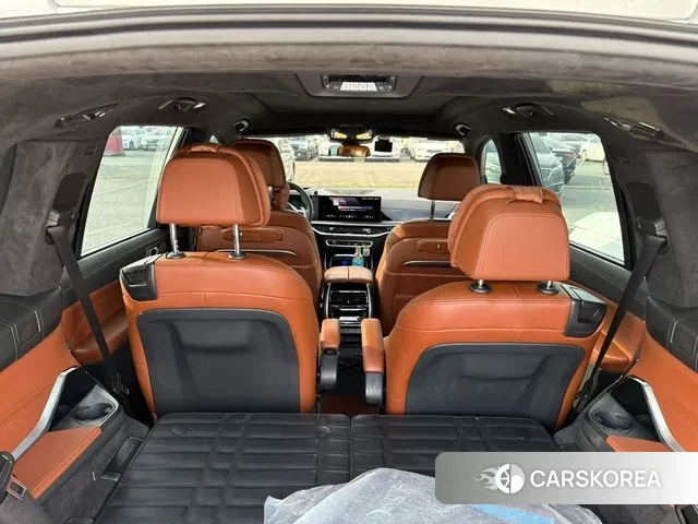 BMW X7 (G07) 2024 Белый из Кореи, фото 3