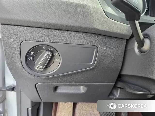 Volkswagen Tiguan second Generation 2018 Серебряный из Кореи, фото 3