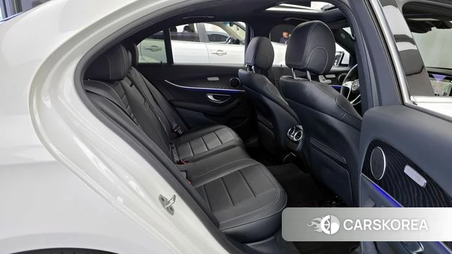 Mercedes-Benz E-Class W213 2023 Белый из Кореи, фото 3