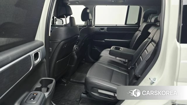 Hyundai Santa Fe (MX5) 2024 Светло-серебряный цвет из Кореи, фото 3