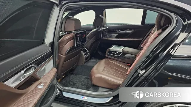 BMW 7 Series (G11) 2022 Черный из Кореи, фото 3