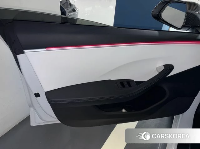 Tesla Model 3 2024 Белый из Кореи, фото 3